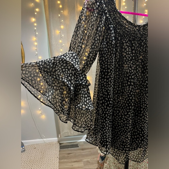 Boutique Ruffle and Dots Black Sheer Flowing Blouse Size L - Picture 3 of 16